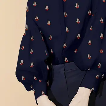 Bluza je Europski i američki temperament jesenski francuski retro košulja ženski dizajn seksi 2022 nova bluza s rukavima-svjetiljku vrh