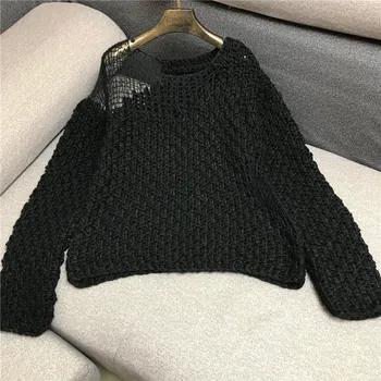 Выдалбливают pulover s otvorenim ramenima Ženske jesensko-zimske veste su Slobodne otvore Harajuku Crne pletene majice Džemper za djevojčice