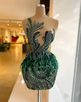 Luksuzni zelene šljokice Afričke mini kratke koktel haljine s kristalima bez rukava Odjeća za maturalnu Večer večernje haljine s perjem za žene