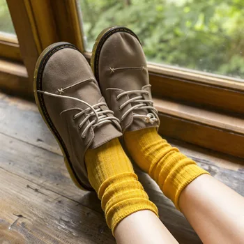 2021 Nove čarape u vertikalnu traku čarape-cijevi ravnici jednostavne ženske čarape studentski stil svakodnevne čarape s nap udoban